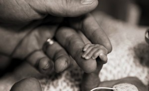 tiny-hand-of-premature-baby